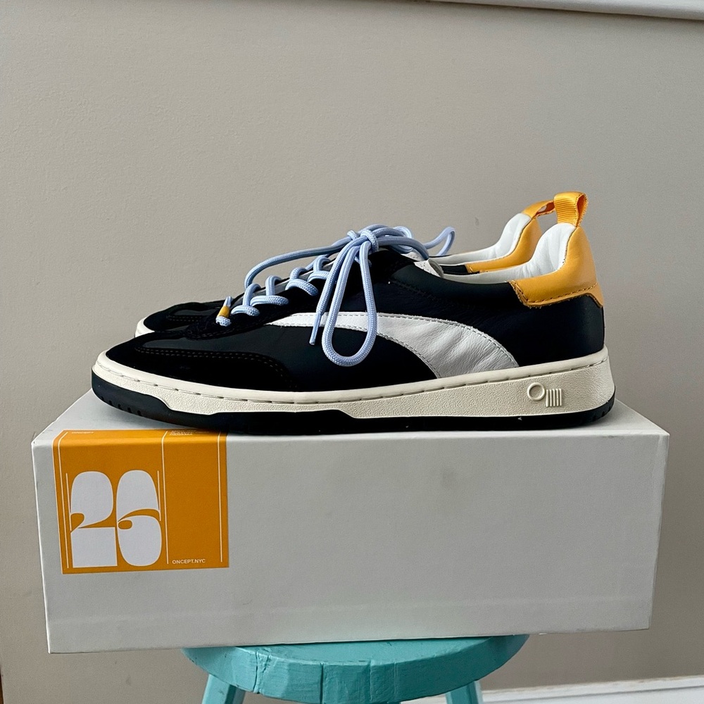Oncept Panama Black Sneakers Periwinkle Laces Women’s Size 8.5 NEW IN BOX